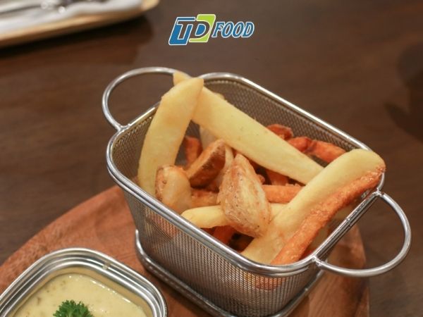 Cách làm khoai tây chiên lắc phô mai giòn lâu và bám vị tốt